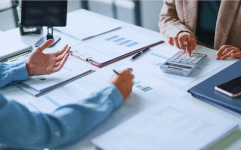 أهم استراتيجيات التواصل الداخلي لتعزيز الإنتاجية في بيئة العمل